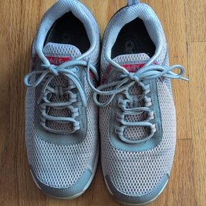 Ortho Feet Men's Extra Wide Edgewater Gray and Red Athletic Sneakers 8.5 4E